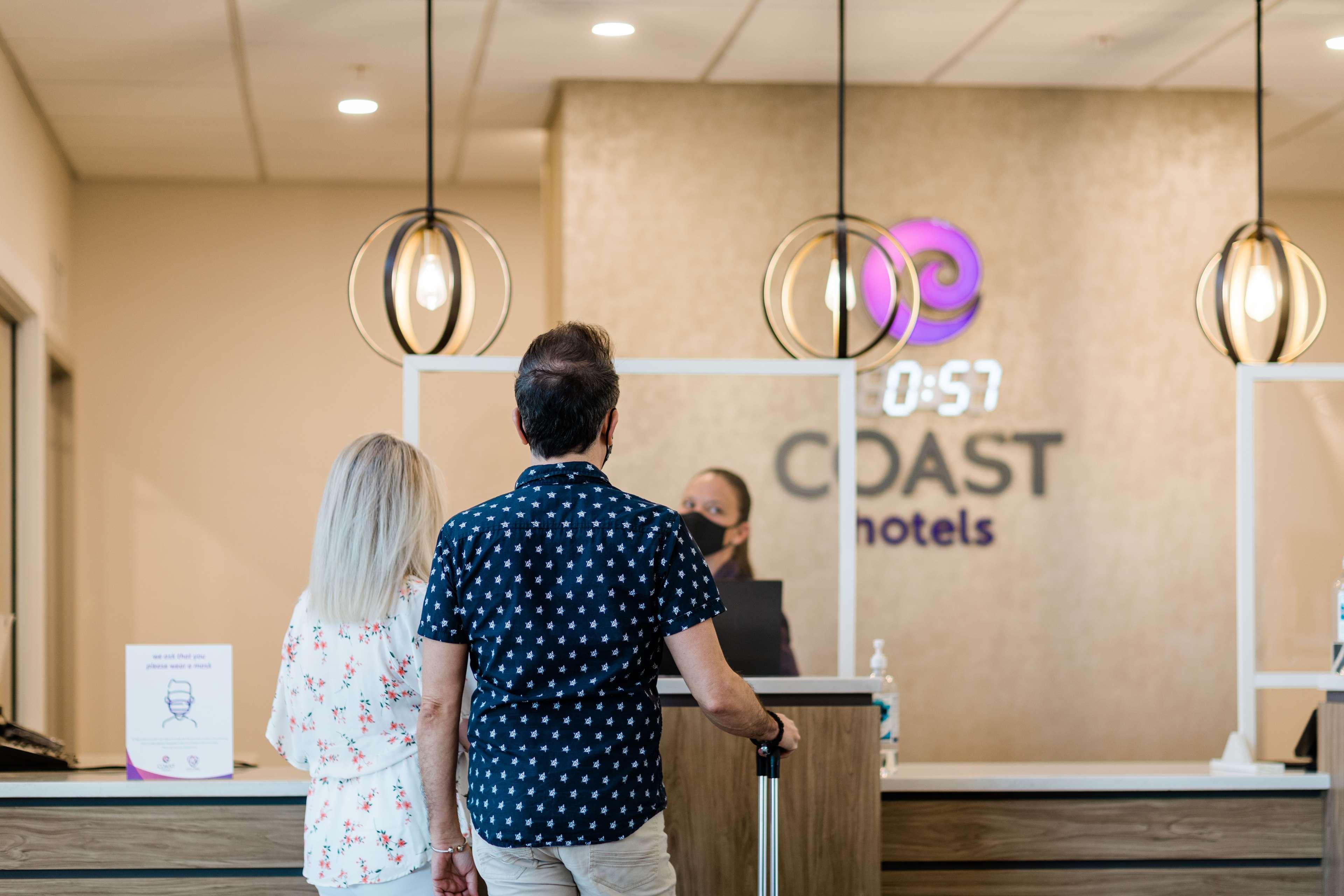 Coast Oliver Hotel Exterior photo